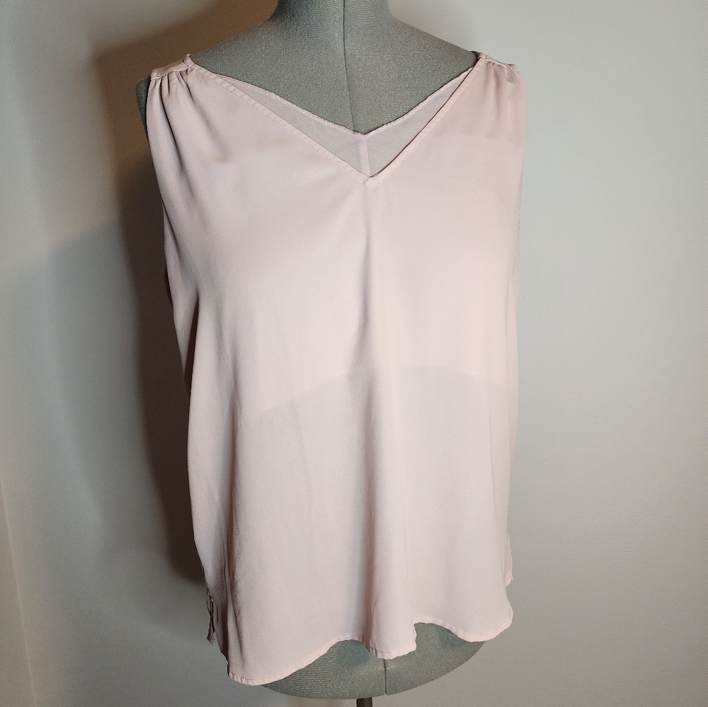 Baby pink flowy sleeveless top